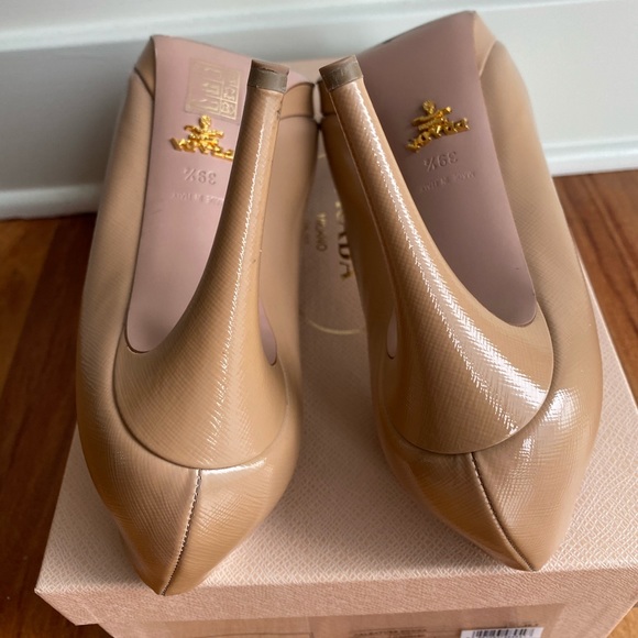 Prada Saffiano Leather Platform Pumps, Size 39.5 - Picture 11 of 16